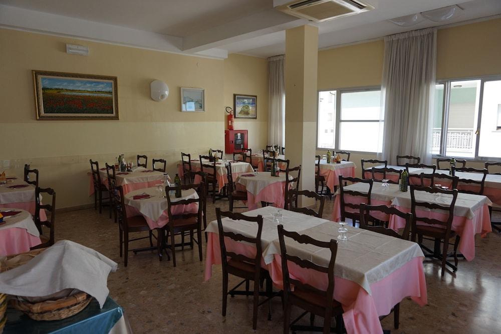 Hotel Niagara Cesena Bagian luar foto