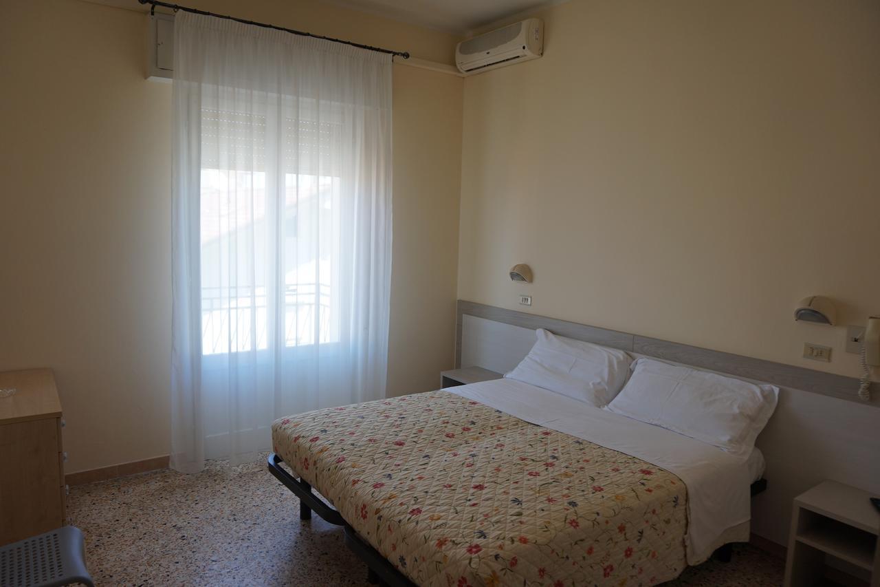 Hotel Niagara Cesena Bagian luar foto